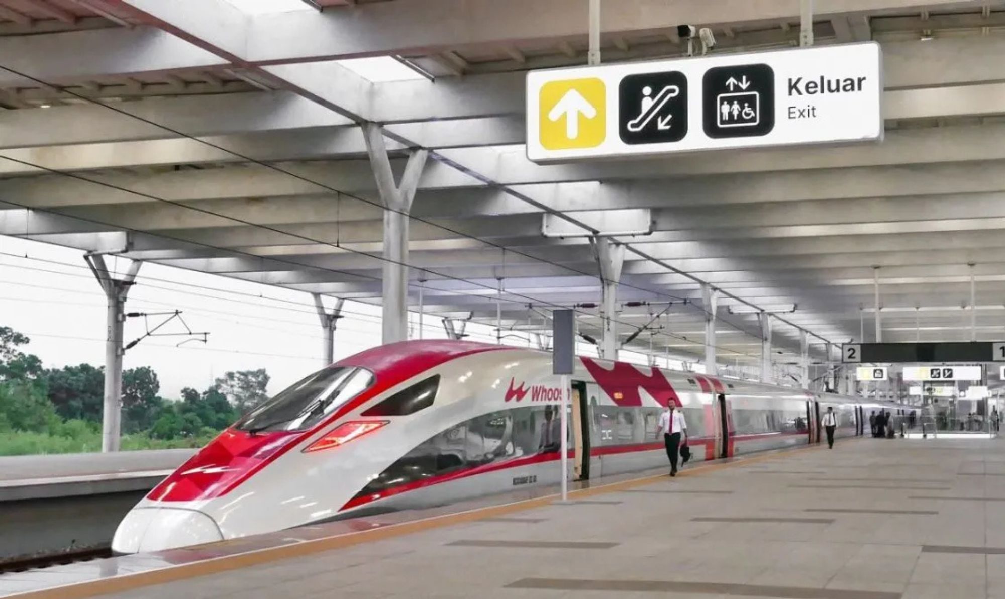 Kereta api cepat Whoosh, yang dioperasikan PT Kereta Cepat Indonesia China (KCIC).  <b>(Antara)</b>