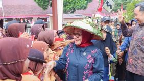 Menteri Pemberdayaan Perempuan dan Perlindungan Anak (PPPA) Arifah Fauzi menyoroti pentingnya permainan tradisional sebagai alternatif jitu untuk menekan tingkat ketergantungan anak terhadap gawai atau durasi menatap layar (screen time) yang berlebih