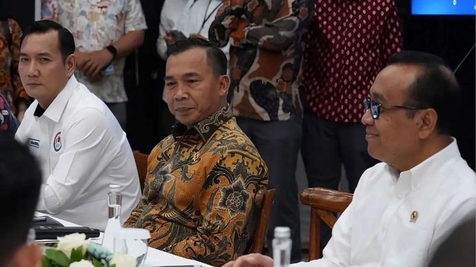 Mendukbangga/Kepala BKKBN Wihaji (dua dari kanan) dalam pertemuan bersama media di Kementerian Komunikasi dan Digital, Jakarta, Selasa (4/8/2026) terkait Gerakan Nasional Ruang Aman dan Nyaman Anak (GERNAS RANA)