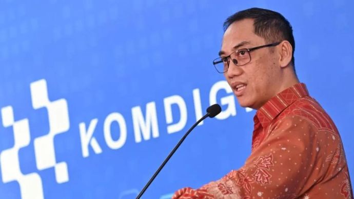 Arsip foto - Direktur Jenderal Pengawasan Ruang Digital Kementerian Komunikasi dan Digital (Kemkomdigi) Alexander Sabar menyampaikan keterangan kepada wartawan di Kantor Kemkomdigi, Jakarta, Selasa (7/4/2026).