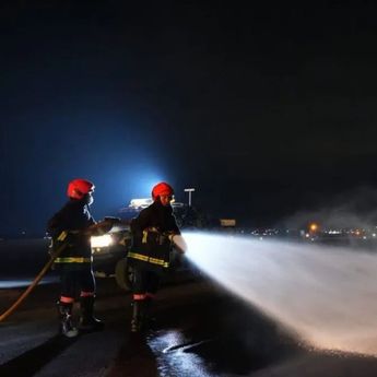Utamakan Keselamatan Penerbangan, InJourney Lakukan Pembersihan Runway Bandara Soetta