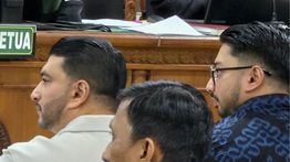 Suami dan Anak Bupati Pekalongan Jadi Saksi di Pengadilan