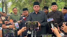 Presiden keenam Republik Indonesia, Susilo Bambang Yudhoyono (SBY), mengenang kembali momen kebersamaannya dengan almarhum Mohammad Guruh Irianto Soekarnoputra saat keduanya menyumbangkan karya lukis dalam sebuah pameran sekitar dua tahun lalu.