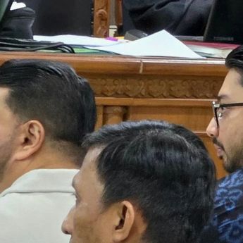 Suami dan Anak Bupati Pekalongan Jadi Saksi di Pengadilan
