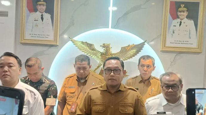 Wakil Gubernur Kaltim Seno Aji saat diwawancara usai memimpin rakor penanganan karhutla, di Kantor Gubernur Kaltim, Samarinda, Senin (24/8/2026)