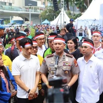 Polda Metro Jaya dan Mahasiswa Gelar Deklarasi Sumpah Pemuda di Bundaran HI