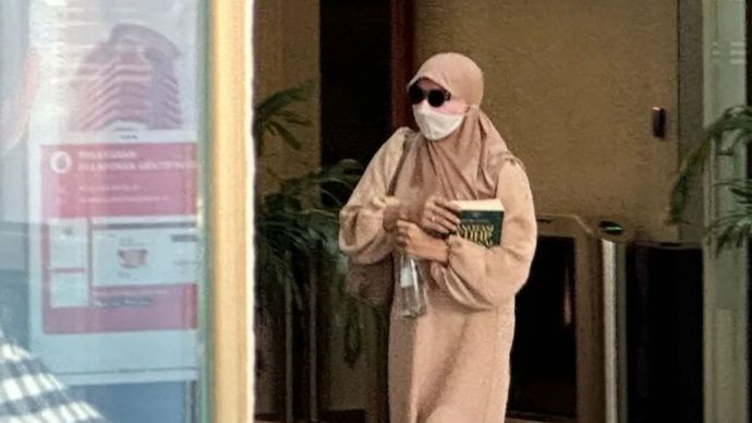 Mantan Bupati Kutai Kartanegara Rita Widyasari memenuhi panggilan Komisi Pemberantasan Korupsi (KPK) untuk diperiksa sebagai saksi kasus dugaan tindak pidana pencucian uang di Gedung Merah Putih KPK, Jakarta, Rabu (7/10/2026)