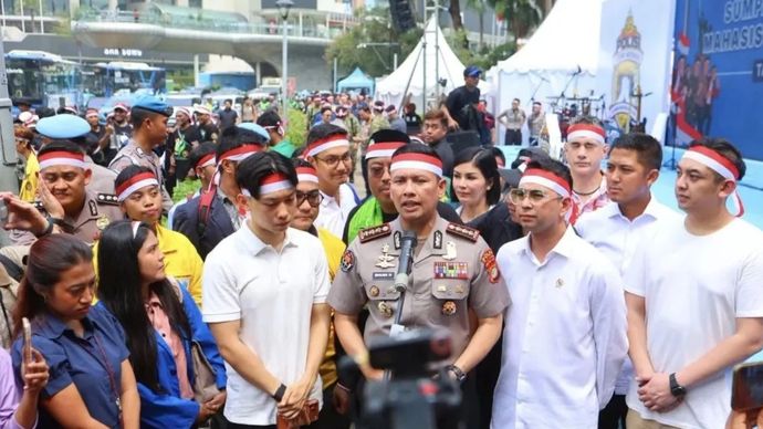 Kepolisian Daerah (Polda) Metro Jaya menggelar Deklarasi Sumpah Pemuda Mahasiswa Indonesia Tahun 2026 bersama jajaran mahasiswa dan tokoh masyarakat di kawasan Bundaran Hotel Indonesia (HI), Jakarta Pusat, Kamis (29/10/2026).