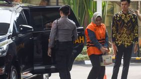 Komisi Pemberantasan Korupsi (KPK) memanggil dua pejabat Badan Pemeriksa Keuangan (BPK) untuk diperiksa sebagai saksi terkait kasus dugaan suap pengondisian hasil audit BPK di lingkungan Pemerintah Kabupaten Muara Enim, Sumatera Selatan.