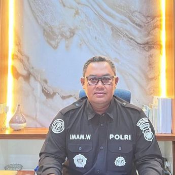 Oknum Polisi Julurkan Lidah Saat Unjuk Rasa di Bengkulu Dikenai Sanksi