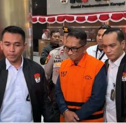 KPK Tahan Kepala Kantor Bea Cukai Kediri