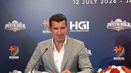 Luis Figo Tuntut Presiden FIFA Gianni Infantino Minta Mundur