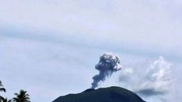 Dalam Hitungan Jam, Gunung Ibu di Maluku Utara Tercatat Meletus Sebanyak Lima Kali