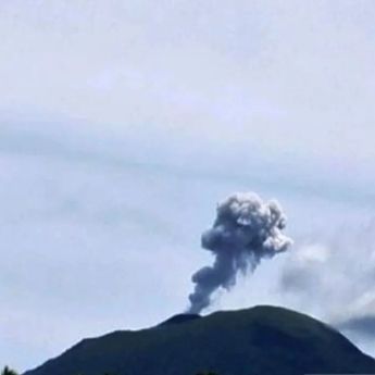 Dalam Hitungan Jam, Gunung Ibu di Maluku Utara Tercatat Meletus Sebanyak Lima Kali
