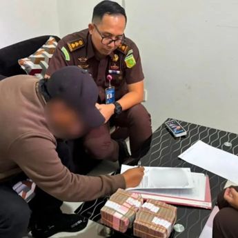 Kejaksaan Kembalikan Barang Bukti Rp2,2 Miliar Kepada 13 Anggota DPRD NTB