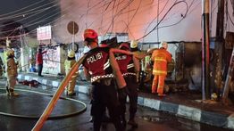 Kebakaran Landa Kebayoran Lama: 18 Rumah Hangus dan 150 Jiwa Kehilangan Tempat Tinggal
