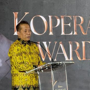 Dorong Koperasi Beradaptasi Zaman, Menkop Ferry Tegaskan Pentingnya Modernisasi