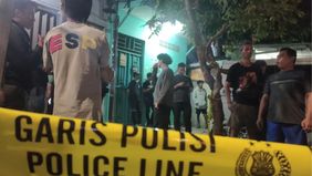 Penemuan jasad seorang wanita berinisial M (52) mengejutkan warga kawasan Jalan Makaliwe, Grogol Petamburan, Jakarta Barat, pada Rabu malam.