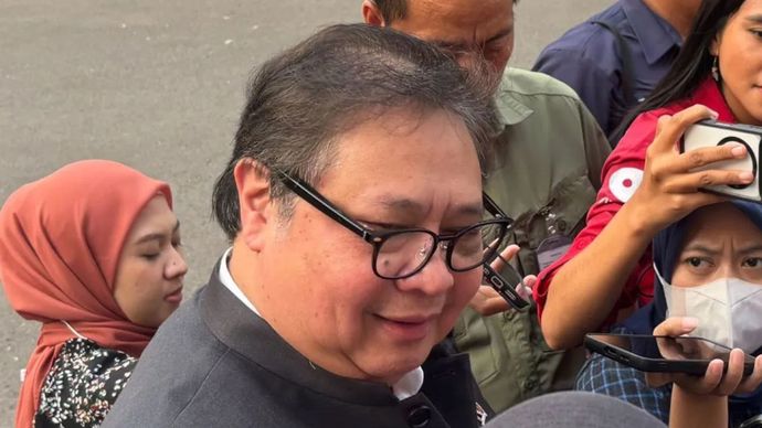 Menteri Koordinator (Menko) Bidang Perekonomian Airlangga Hartarto memberikan keterangan media di Kompleks Istana Kepresidenan, Jakarta, Rabu (9/9/2026).
