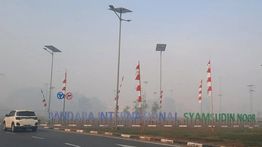 Bandara Syamsudin Noor Terpapar Asap, 10 Jadwal Terbang Terganggu