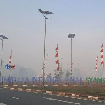 Bandara Syamsudin Noor Terpapar Asap, 10 Jadwal Terbang Terganggu