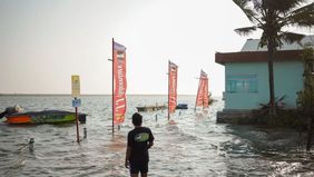 Badan Meteorologi, Klimatologi, dan Geofisika (BMKG) mengimbau masyarakat di kawasan pesisir serta para pelaku sektor transportasi laut agar meningkatkan kewaspadaan terhadap potensi gelombang tinggi dan banjir rob yang melanda sejumlah wilayah di In
