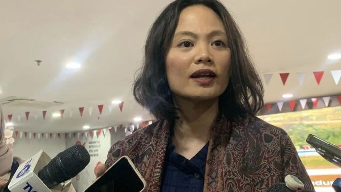 Kepala Kebijakan WhatsApp untuk Asia Pasifik Esther Samboh saat menjawab pertanyaan wartawan di Kantor Kemkomdigi, Jakarta pada Rabu (26/8/2026)