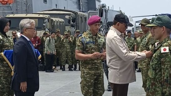 Apresiasi Bantuan Karhutla, 361 Anggota Tim Jepang Terima Tanda Kehormatan RI