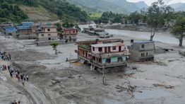 Banjir Bandang Nepal Hancurkan Pemukiman, 10.000 Keluarga Terdampak