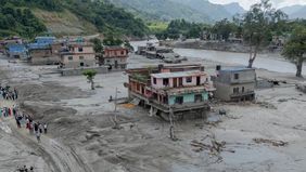 Banjir bandang dahsyat yang menerjang Nepal memicu dampak kerusakan berkategori katastropik. Federasi Internasional Palang Merah dan Bulan Sabit Merah (IFRC) memperkirakan sedikitnya 10.000 keluarga kini kehilangan tempat tinggal akibat bencana alam 