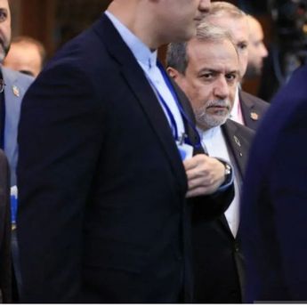 Araghchi Sebut Pembukaan Selat Hormuz Bergantung pada Persetujuan AS dalam Sepekan