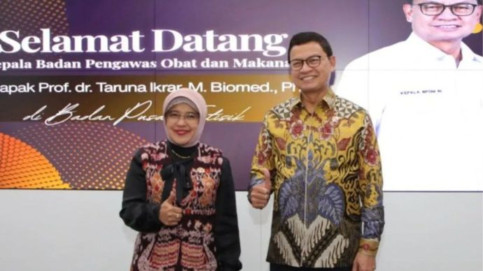 Kepala BPOM Taruna Ikrar (kanan) dan Kepala Badan Pusat Statistik (BPS) Amalia Adininggar Widyasanti (kiri) di Jakarta, Jumat (24/7/2026).
