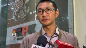 Komisi Pemberantasan Korupsi (KPK) memanggil dan memeriksa mantan Kepala Balai Teknik Perkeretaapian (BTP) Kelas II Palembang Kementerian Perhubungan yang kini menjabat sebagai Atase Perhubungan Kedutaan Besar Republik Indonesia (KBRI) Tokyo, Ikhsand