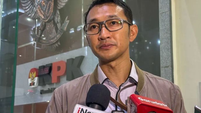 Juru Bicara Komisi Pemberantasan Korupsi Budi Prasetyo memberikan keterangan di Gedung Merah Putih KPK, Jakarta, Senin (14/9/2026).