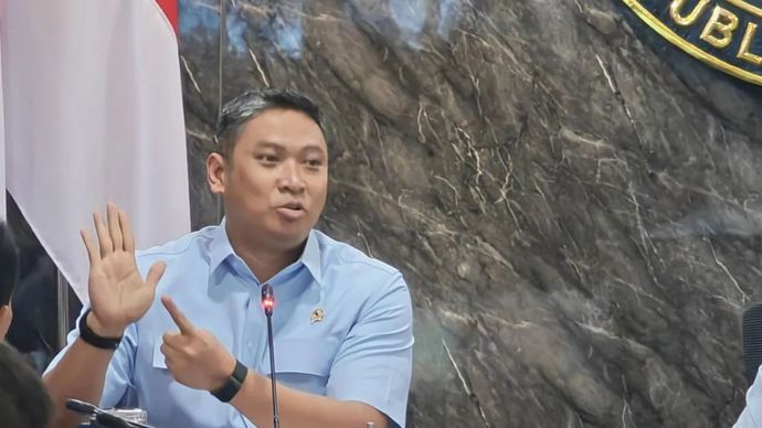 Kepala Badan Gizi Nasional (BGN) Sudaryono memberikan penjelasan selepas rapat terbatas membahas perbaikan tata kelola Makan Bergizi Gratis (MBG) bersama Kementerian Koordinator Bidang Pangan (Kemenko Pangan) di Jakarta, Rabu (26/8/2026