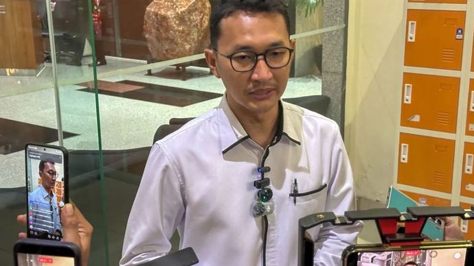 Juru Bicara Komisi Pemberantasan Korupsi Budi Prasetyo memberikan keterangan di Gedung Merah Putih KPK, Jakarta, Senin (31/8/2026).