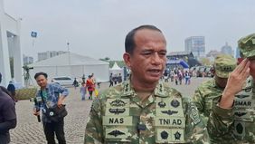 TNI membuka peluang lebar untuk melakukan pemeriksaan terhadap perwira TNI Angkatan Darat jika keterangannya memang diperlukan dalam rangkaian penyelidikan kasus dugaan pengoperasian judi daring (online) di sebuah rumah.