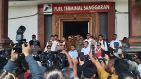 Direktur Utama PT Pertamina (Persero), Simon Aloysius Mantiri, menyampaikan komitmen tegas dan permohonan maaf secara terbuka menyusul insiden kelangkaan serta antrean panjang bahan bakar minyak (BBM) yang melanda wilayah Bali.