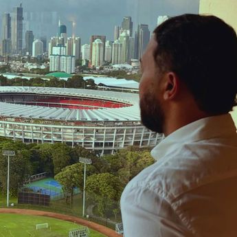 Tiba di Jakarta Sebelum TC di Bali, Denny Landzaat Pelatih Timnas Indonesia: Senang Bisa Kembali Lagi