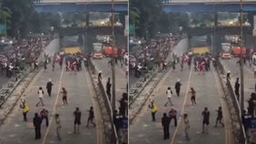 Dua kelompok warga terlibat tawuran di kawasan Pasar Gembrong, Jatinegara pada Sabtu pagi, 22 Juni 2024.