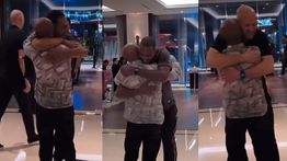 Momen Hangat Simon Tahamata Sambut Patrick Kluivert, Alex Pastoor dan Denny Landzaat di Jakarta