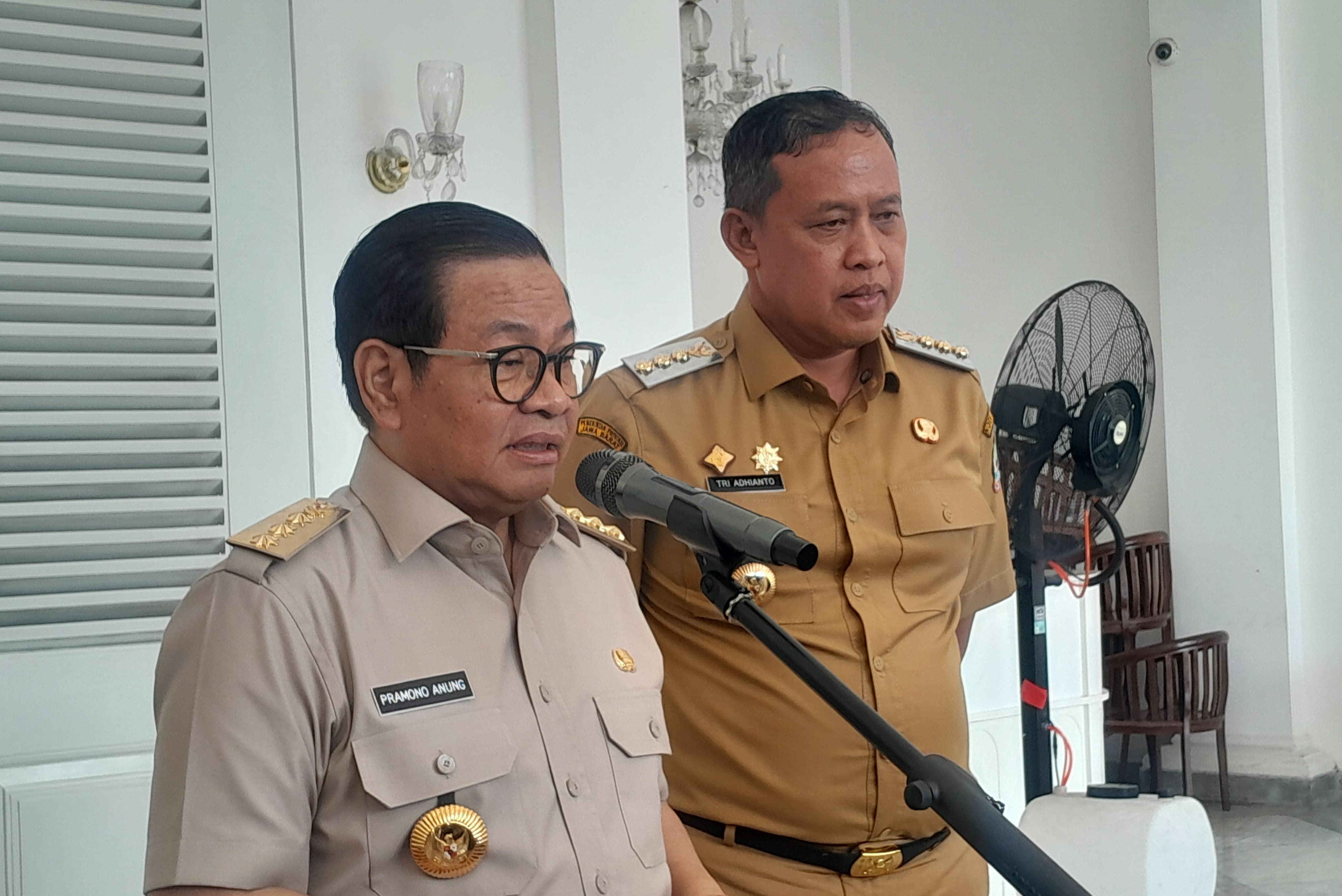 Pramono Anung dan Tri Adhianto Tjahyono <b>(NTVNews.id/ Adiansyah)</b>