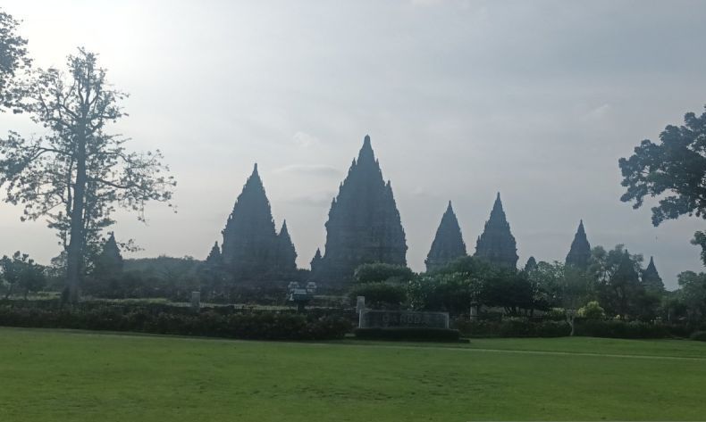 Taman Wisata Candi Prambanan.  <b>(ANTARA/Victorianus Sat Pranyoto)</b>
