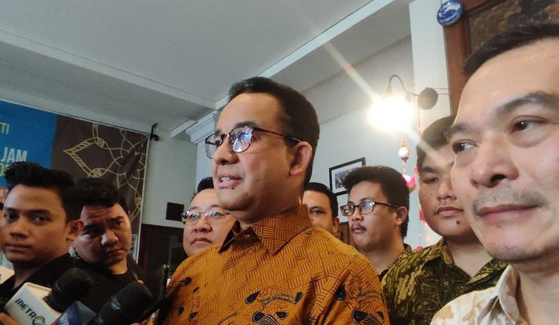 Mantan Gubernur DKI Jakarta Anies Baswedan saat ditemui di kawasan Cilandak, Jakarta Selatan, Sabtu (8/6/2024). ANTARA/Walda Marison/aa.  <b>(ANTARA/Walda Marison/aa.)</b>