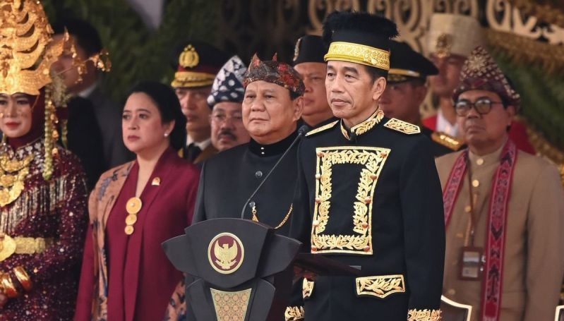 Presiden Jokowi dan Prabowo Subianto saat Upacara Bendera HUT RI ke-79 di IKN. <b>(Antara)</b>