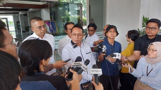 DPR Dikepung Demonstran, Istana: Kita Harus Kondusif