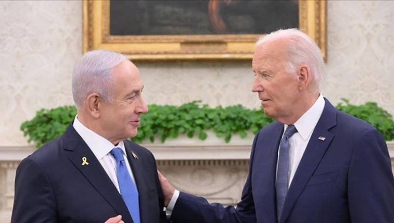 Arsip foto - Presiden AS Joe Biden (kanan) bertemu dengan Perdana Menteri Israel Benjamin Netanyahu (kiri) di Gedung Putih di Washington DC, Amerika Serikat pada 25 Juli 2024.  <b>(ANTARA/Anadolu Ajansi/pri.)</b>