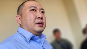 Ditangkap terkait kasus dugaan korupsi dalam pemberian kredit oleh bank nasional dan daerah kepada Stritex.