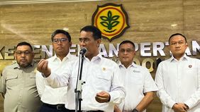 Menteri Pertanian (Mentan) Andi Amran Sulaiman melaporkan bahwa pemerintah mencabut izin 2.039 kios, distributor, dan pengecer pupuk subsidi yang terbukti melakukan pelanggaran.
