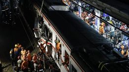 DPR: Jalur Kereta Seluruh Dunia Clear, Kecuali di Indonesia!